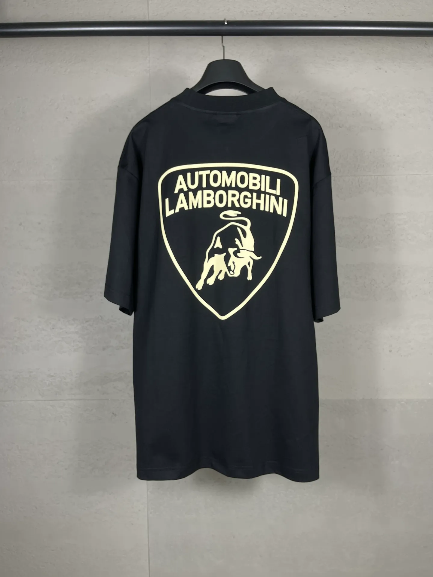 【 . Quality】BALENCI*GA/ Lamborghini LOGO T # SS 25 New Arrival。 ， 。 。 ZP 。 260 ， . ， 。 。 。 ， ， 。 . 。 OS . Same Style ：BL 253637 ：Black Size：XS S M L